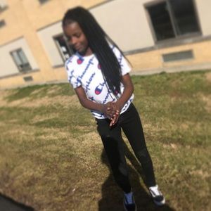 Meet your Posher, Simi